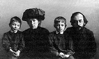 Адвокат С.П.Ордынский с семьей